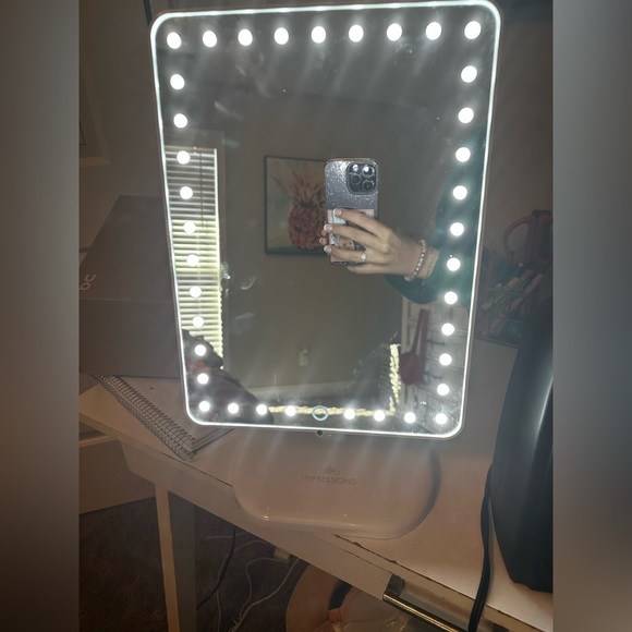Impressions Touch Pro LED Makeup Mirror with bluetooth+speakerphone+USB - Picture 5 of 5